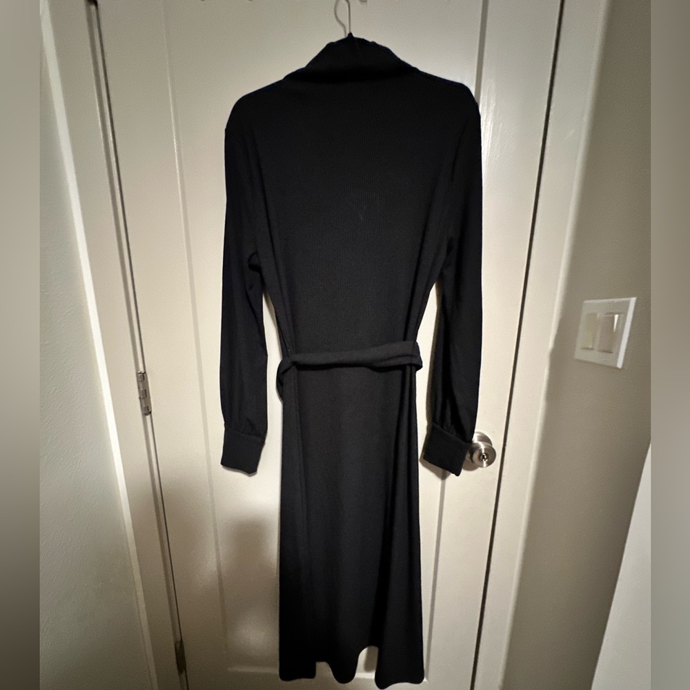*Simply Vera Vera Wang Black Long Sleeve Dress
